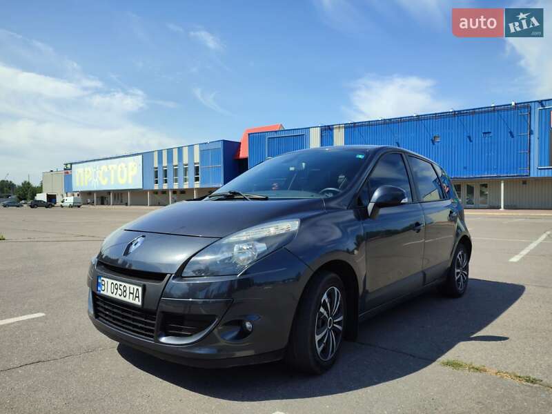 Минивэн Renault Scenic 2009 в 