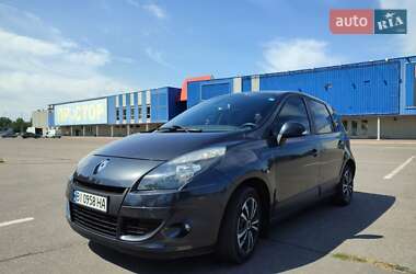 Минивэн Renault Scenic 2009 в 