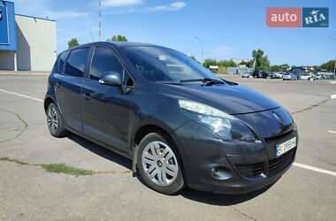 Минивэн Renault Scenic 2009 в 