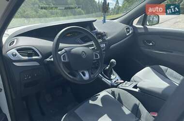 Минивэн Renault Scenic 2011 в 