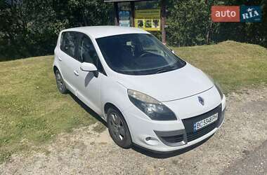 Минивэн Renault Scenic 2011 в 