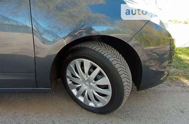 Минивэн Renault Scenic 2010 в 
