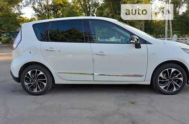 Минивэн Renault Scenic 2015 в Новоархангельске