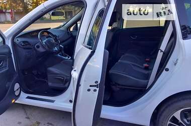Минивэн Renault Scenic 2015 в 