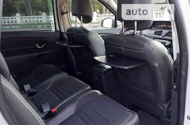 Минивэн Renault Scenic 2015 в 