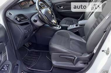 Минивэн Renault Scenic 2015 в 