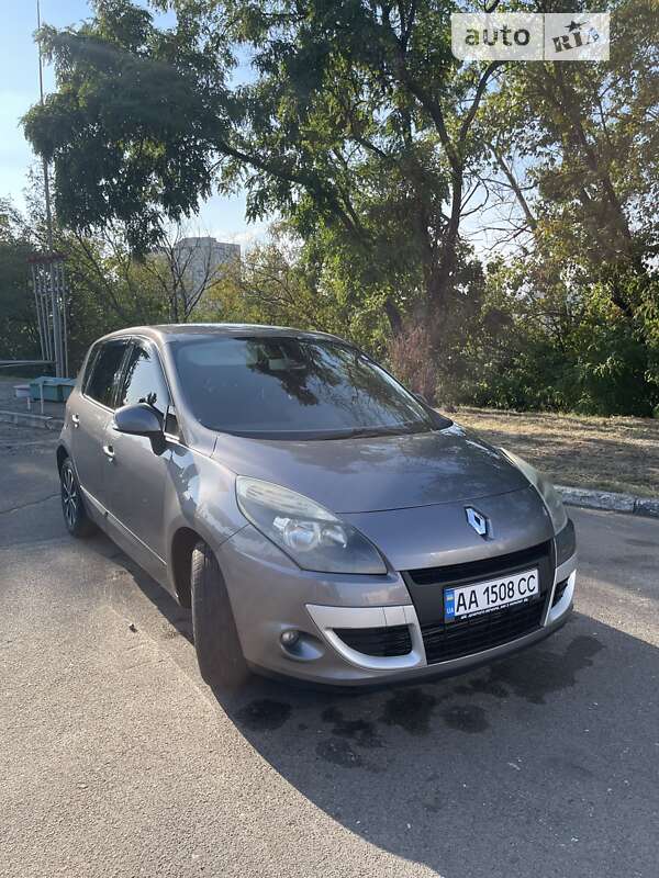 Минивэн Renault Scenic 2011 в Киеве