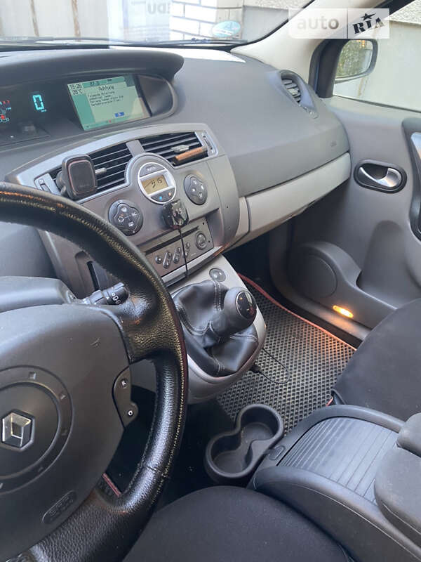 Минивэн Renault Scenic 2004 в Черновцах