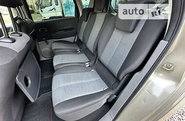 Минивэн Renault Scenic 2006 в Киеве