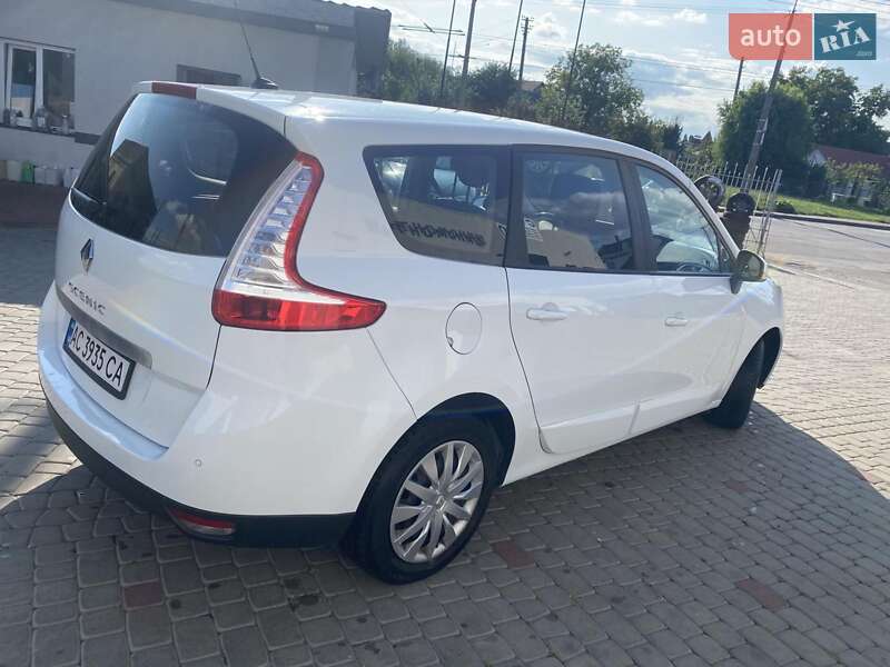 Минивэн Renault Scenic 2014 в Киеве