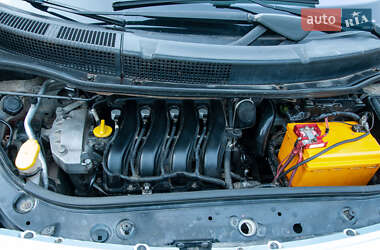 Минивэн Renault Scenic 2005 в 