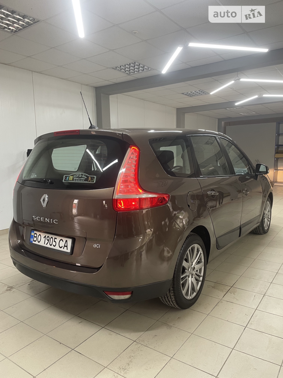 2010 Renault Scenic - мініатюра 18