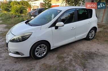 Минивэн Renault Scenic 2012 в 