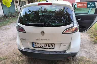 Минивэн Renault Scenic 2012 в 