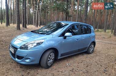 Мінівен Renault Scenic 2010 в Лебедині