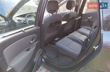 Минивэн Renault Scenic 2010 в 