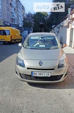 Мінівен Renault Scenic 2009 в Рівному