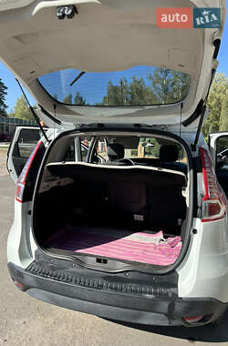 Минивэн Renault Scenic 2011 в 