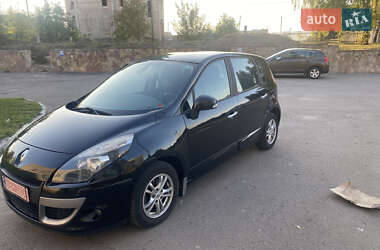 Минивэн Renault Scenic 2011 в 