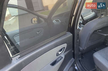 Минивэн Renault Scenic 2011 в 