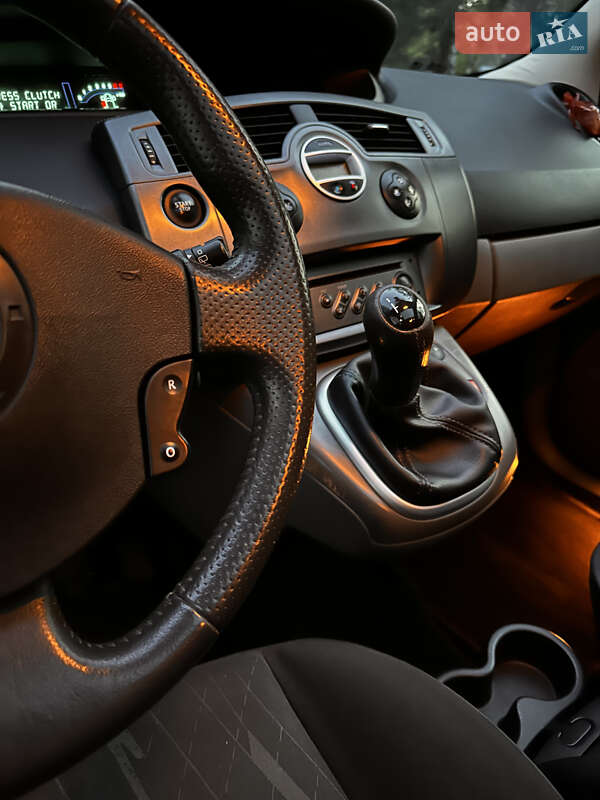Мінівен Renault Scenic 2005 в Луцьку