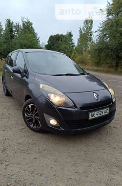 Минивэн Renault Scenic 2011 в Голобах