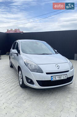 Минивэн Renault Scenic 2010 в 