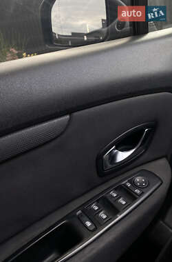 Минивэн Renault Scenic 2010 в 