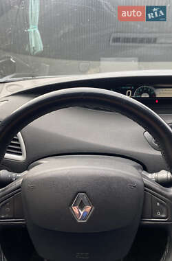 Минивэн Renault Scenic 2010 в 