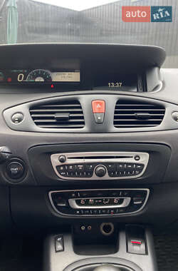 Минивэн Renault Scenic 2010 в 