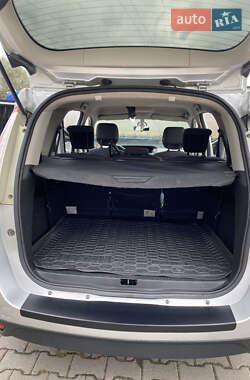 Минивэн Renault Scenic 2010 в 