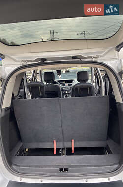 Минивэн Renault Scenic 2010 в 