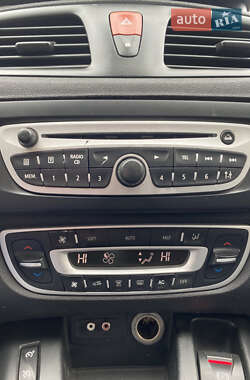 Минивэн Renault Scenic 2010 в 