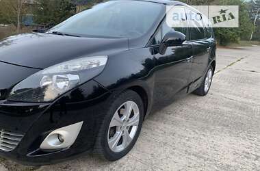 Мінівен Renault Scenic 2010 в Вараші