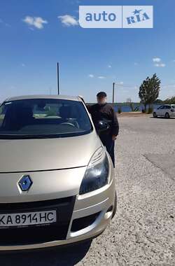 Мінівен Renault Scenic 2011 в Києві