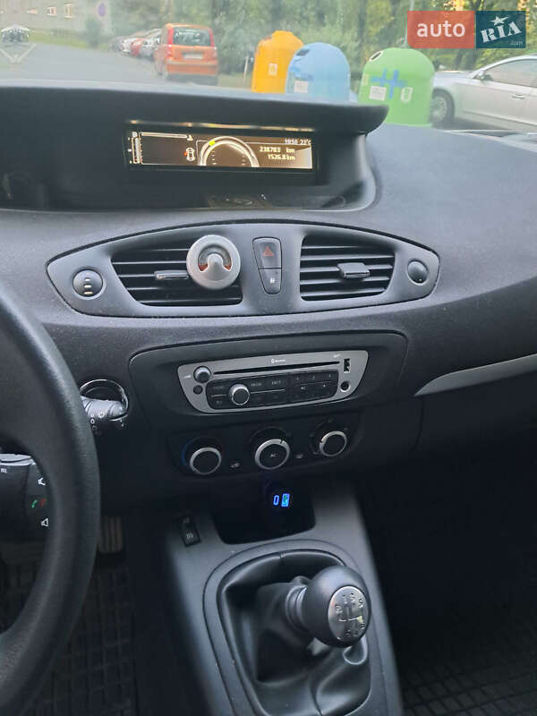 Минивэн Renault Scenic 2013 в Каменском