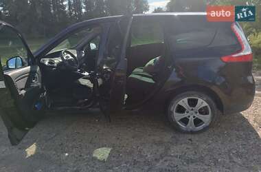 Минивэн Renault Scenic 2009 в 