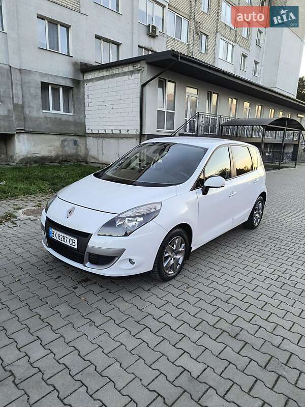 Минивэн Renault Scenic 2012 в Дубно