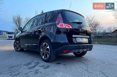 Минивэн Renault Scenic 2010 в 