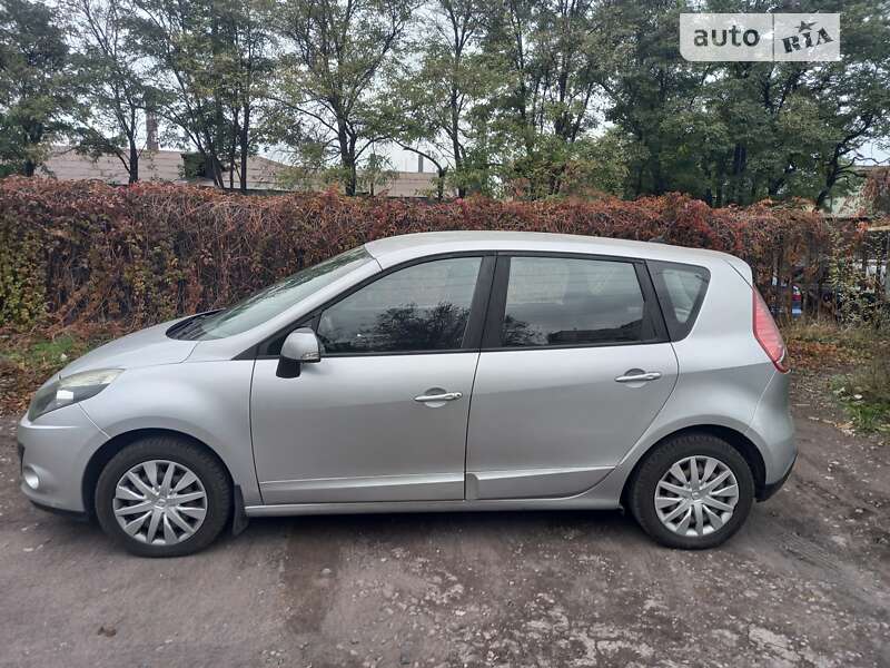 Минивэн Renault Scenic 2010 в Запорожье