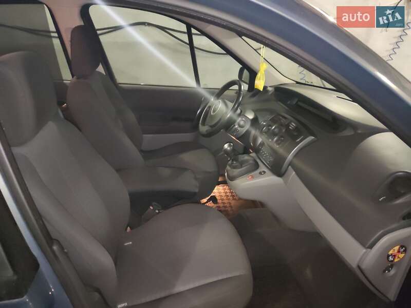 Минивэн Renault Scenic 2006 в Кегичевке