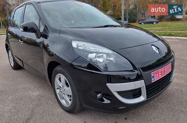 Минивэн Renault Scenic 2011 в 