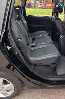 Минивэн Renault Scenic 2011 в 