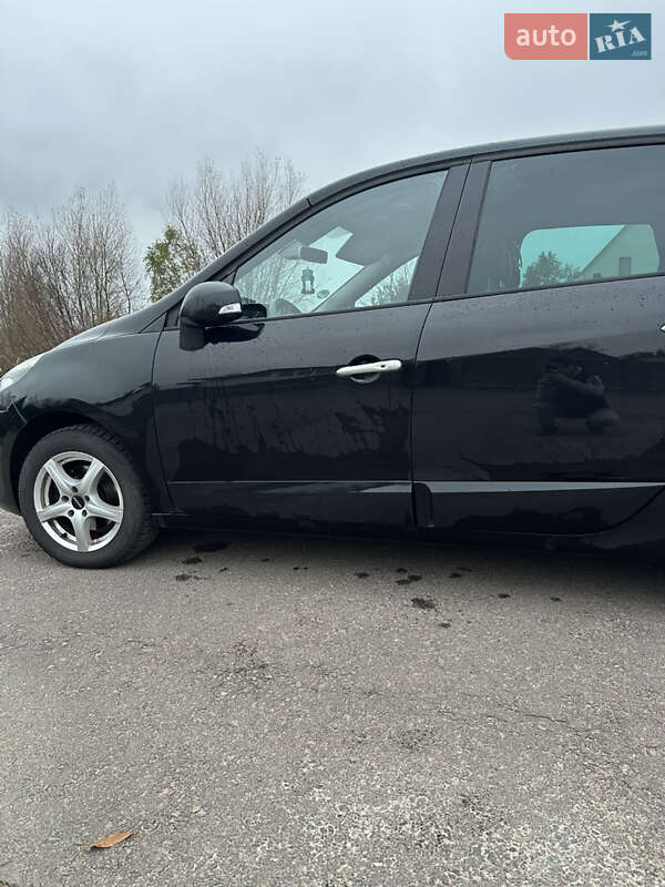 Минивэн Renault Scenic 2011 в Костополе