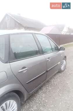 Минивэн Renault Scenic 2005 в 
