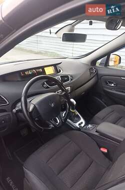 Минивэн Renault Scenic 2014 в 