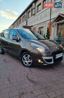 Минивэн Renault Scenic 2011 в Стрые