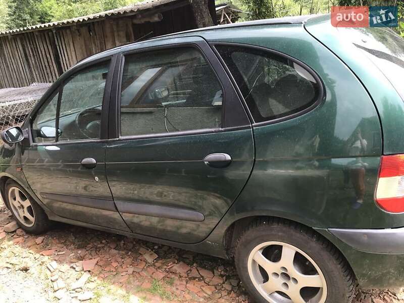 Мінівен Renault Scenic 2001 в Ужгороді
