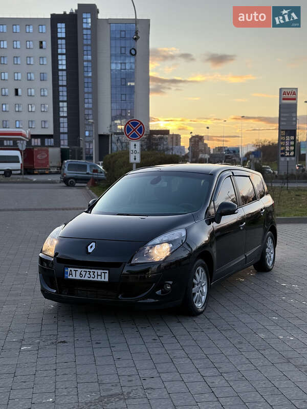 Минивэн Renault Scenic 2010 в Ивано-Франковске