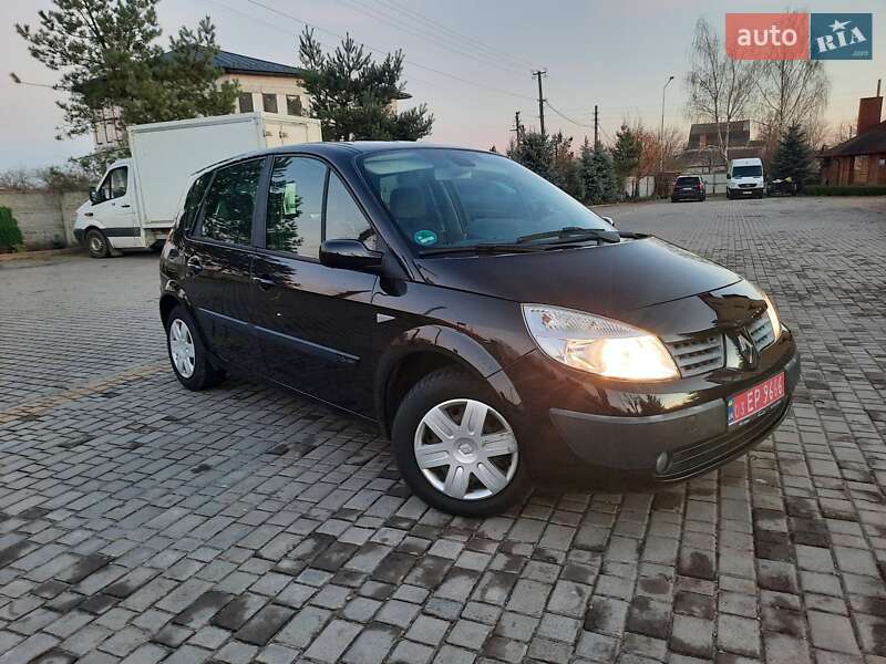 Мінівен Renault Scenic 2006 в Дубні